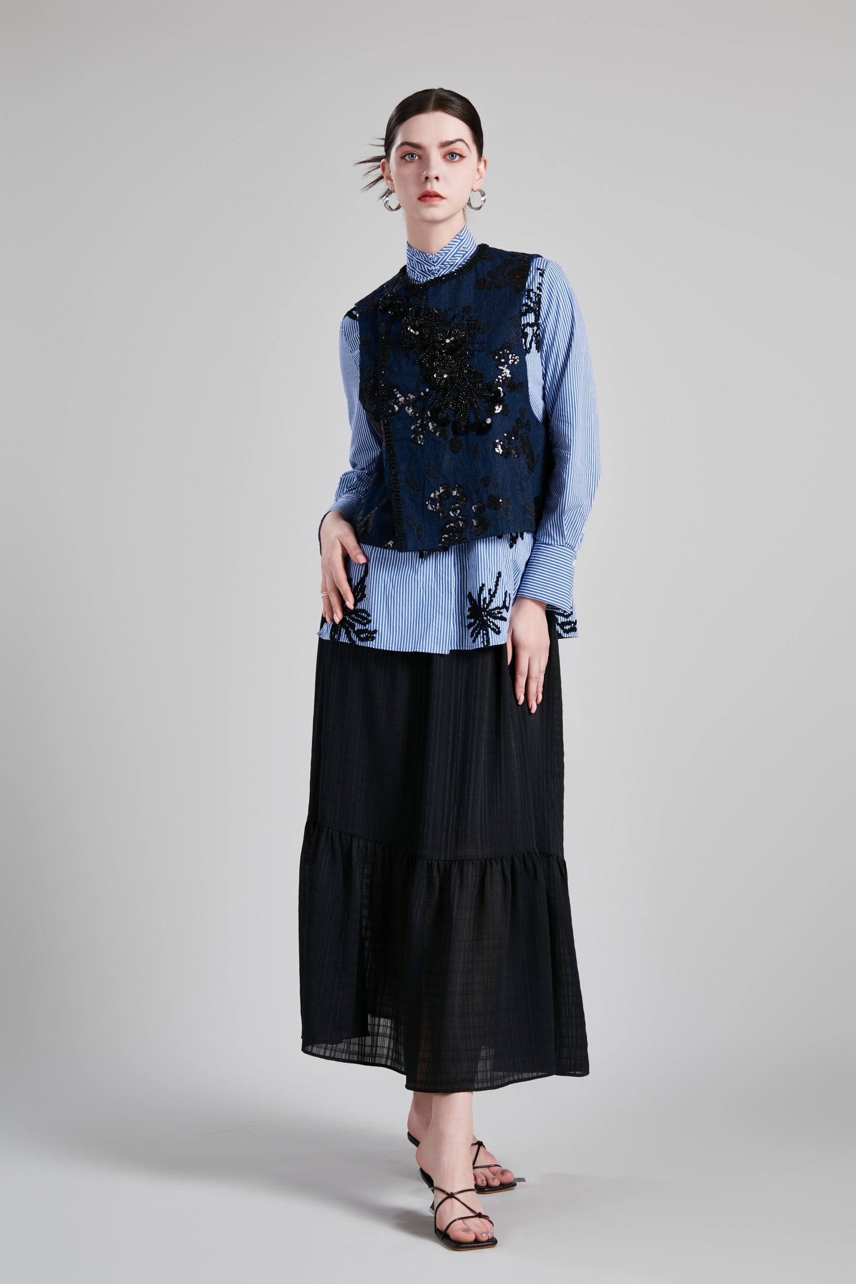 ROUND NECK ASYMMETRICAL VEST