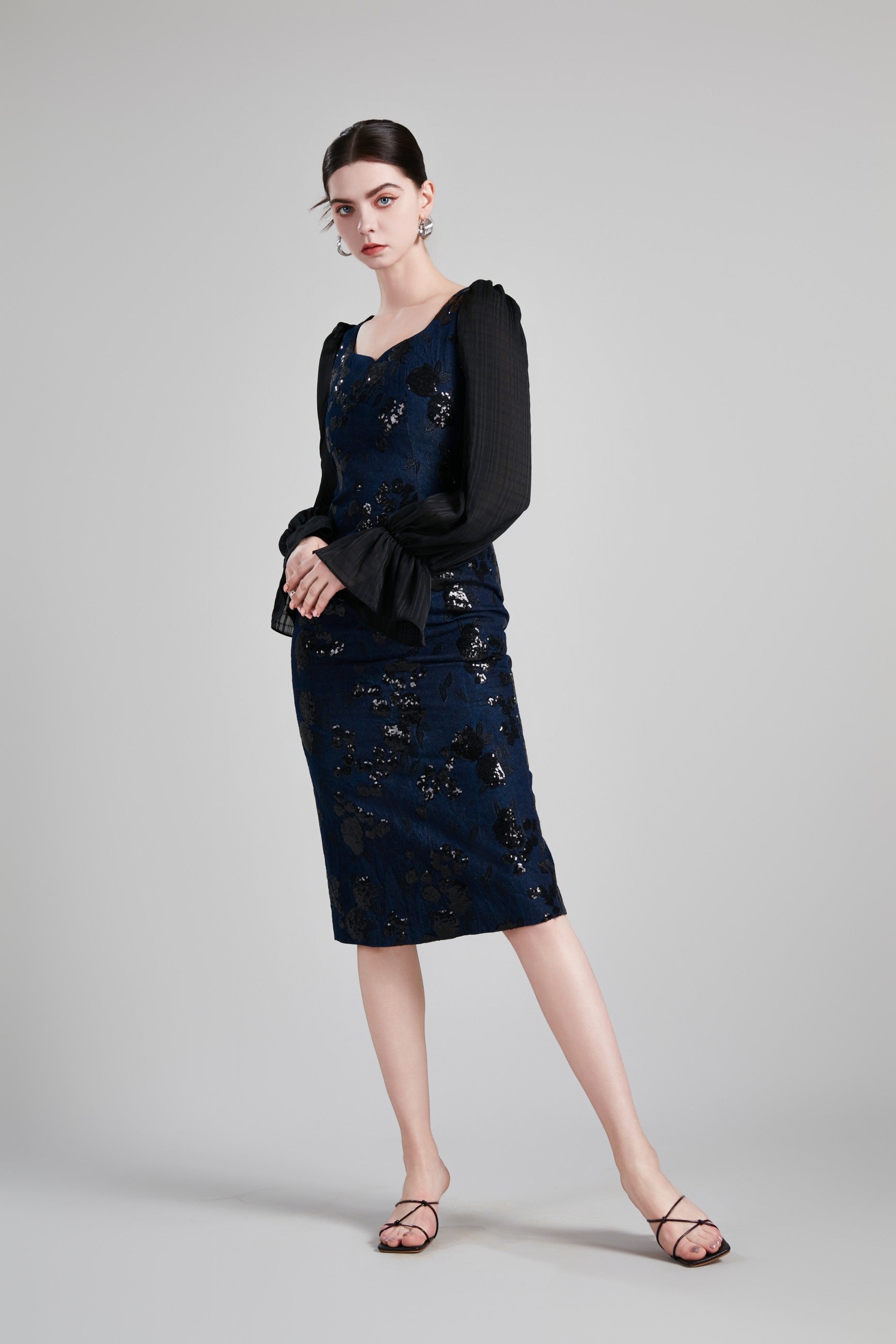 BELL SLEEVE WAIST DEFINING DRESS