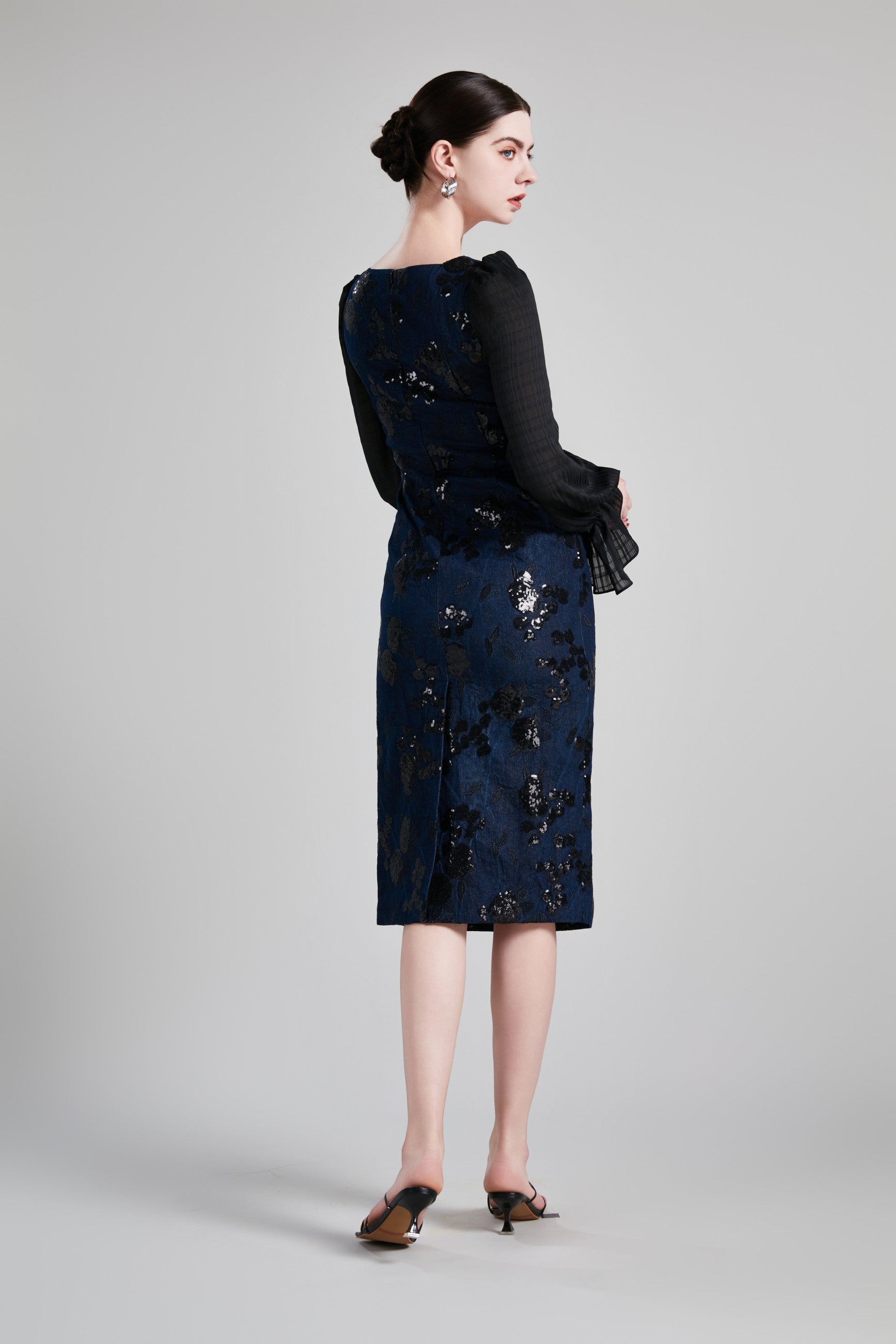 BELL SLEEVE WAIST DEFINING DRESS