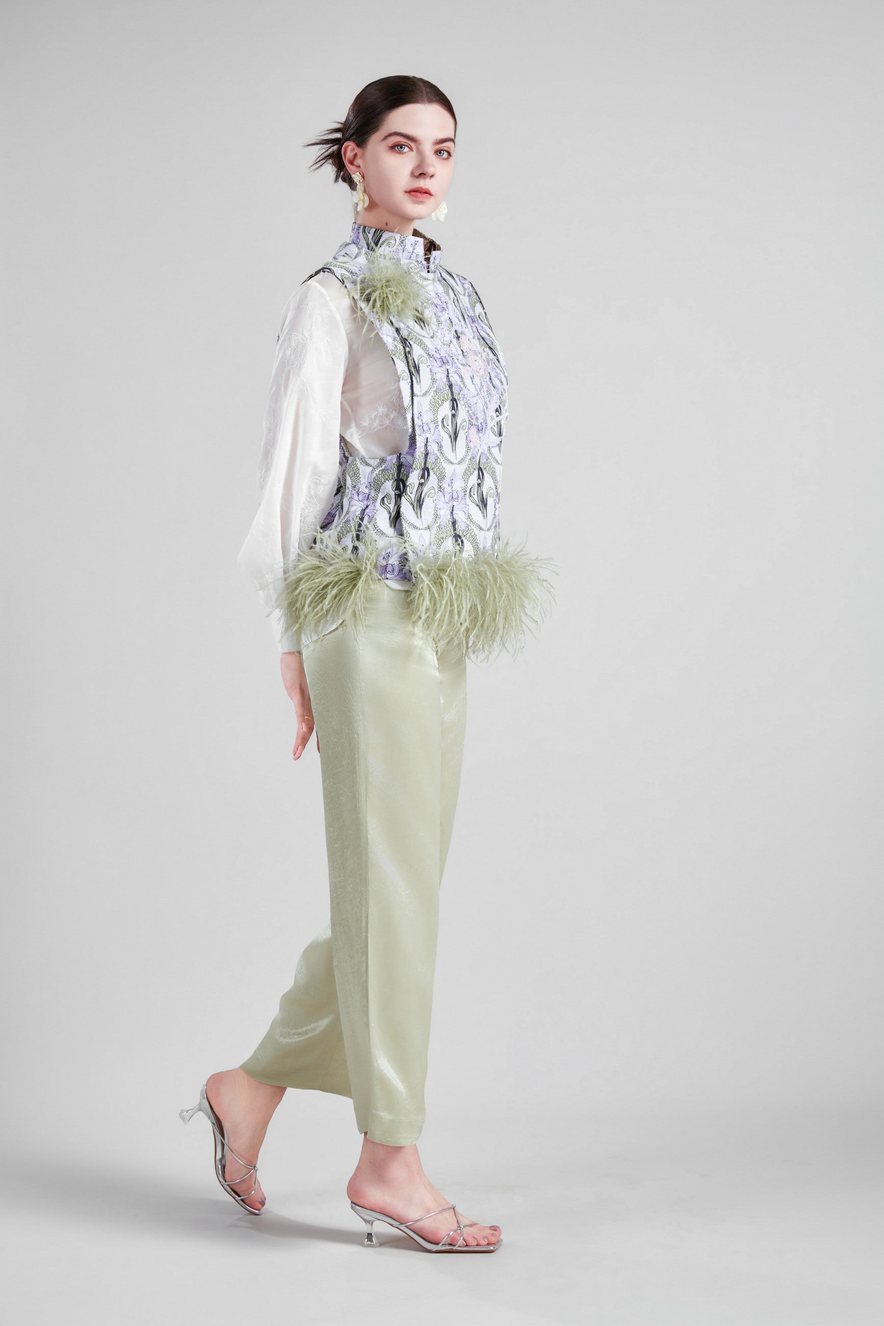WIDE SLEEVED CAGE VEST COLLAR SHIRT PLEATED TROUSERS