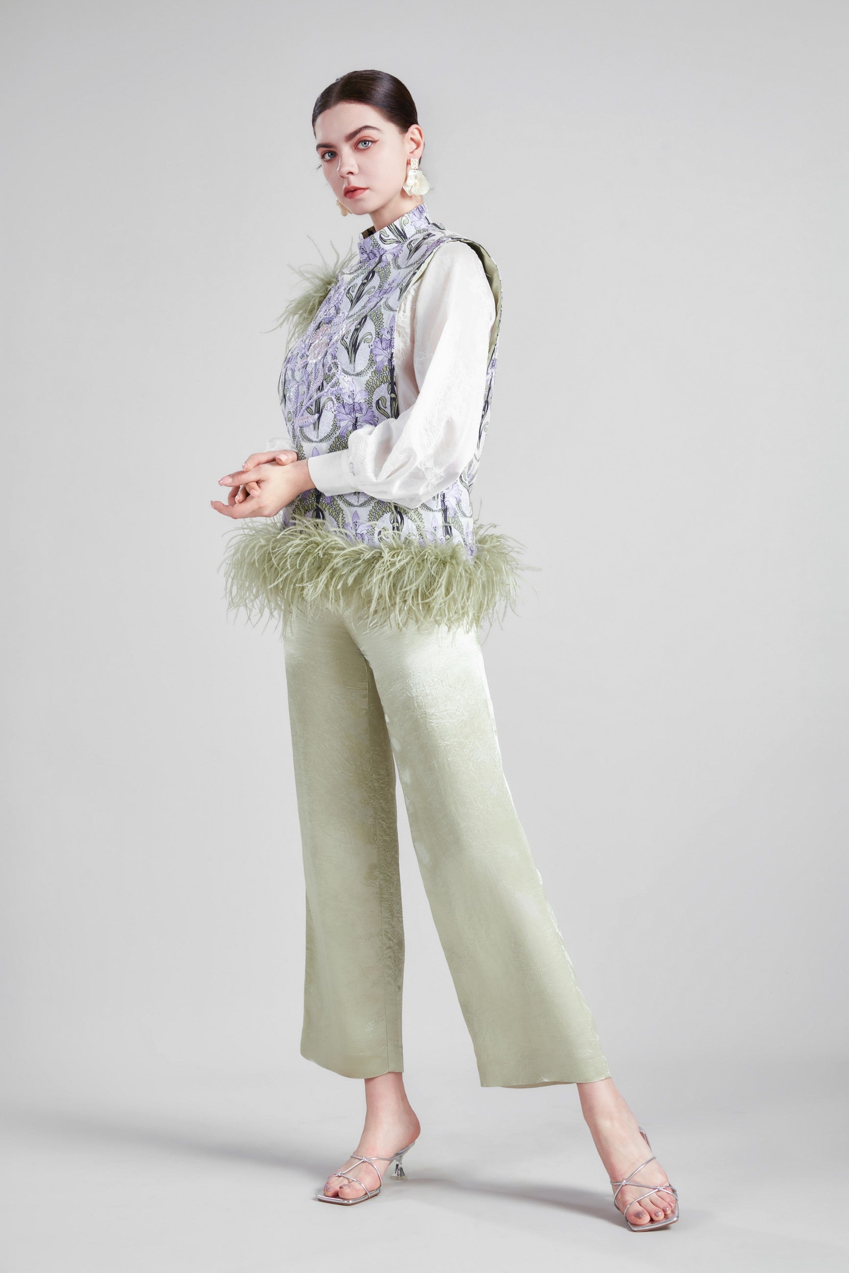 WIDE SLEEVED CAGE VEST COLLAR SHIRT PLEATED TROUSERS