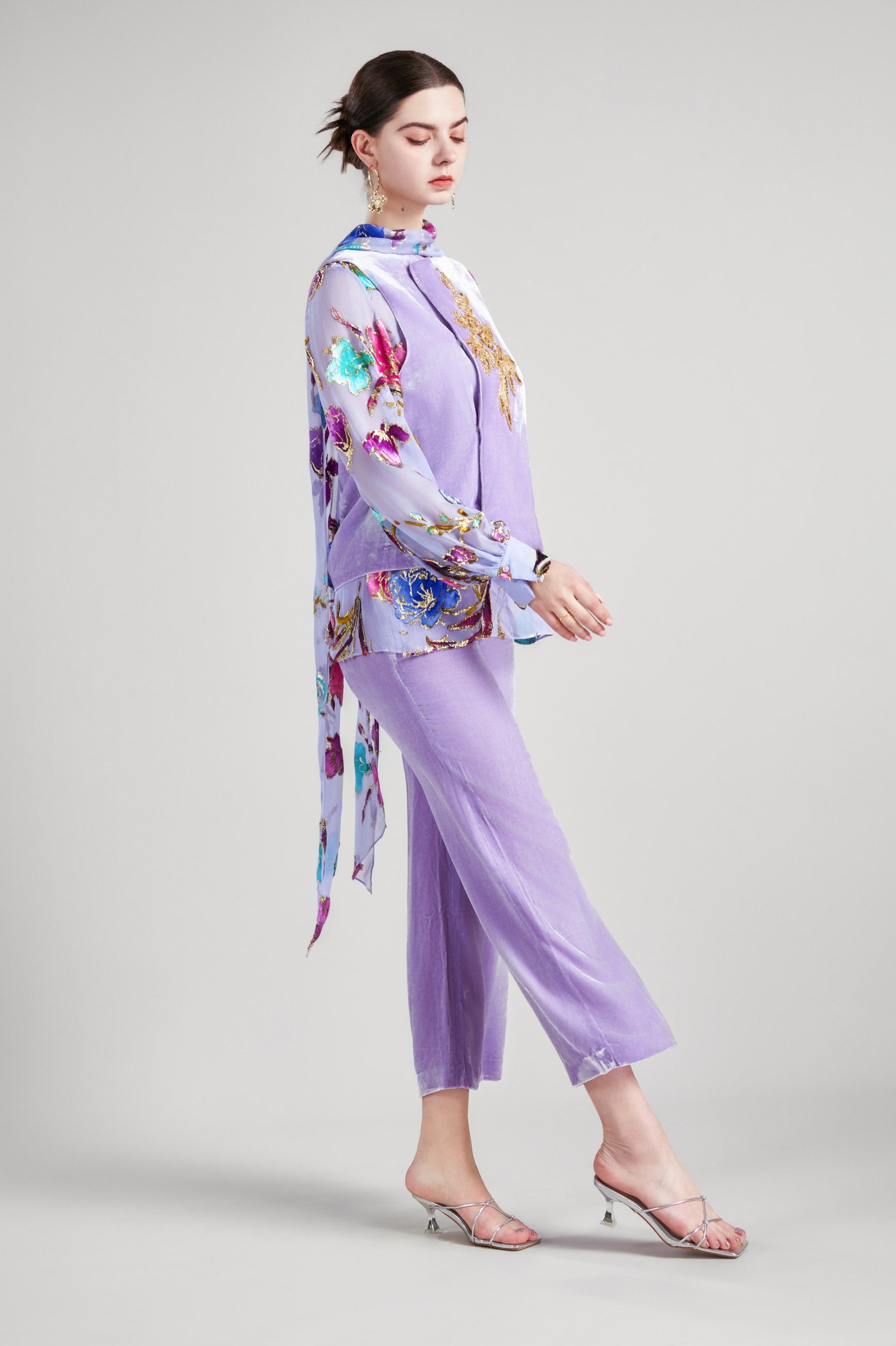 SILHOUETTE EMBROIDERED VEST FRONT PLEATED WIDE LEG PANTS
